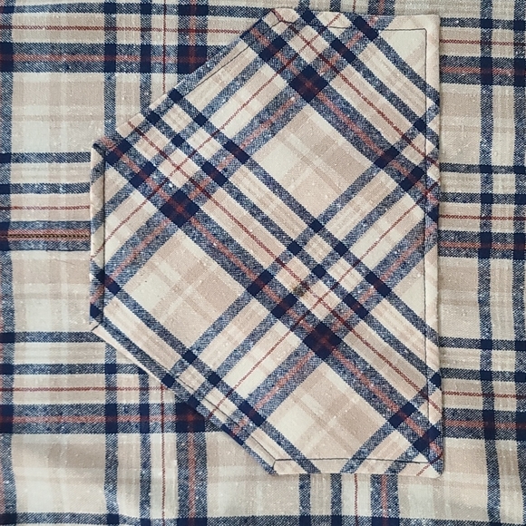 Pendleton plaid cape with hood 100% Virgin wool tan, navy brown - Picture 3 of 9